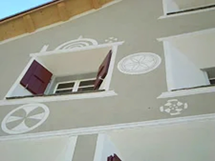 Engadiner Fassade als Beispiel für Aussenarbeiten