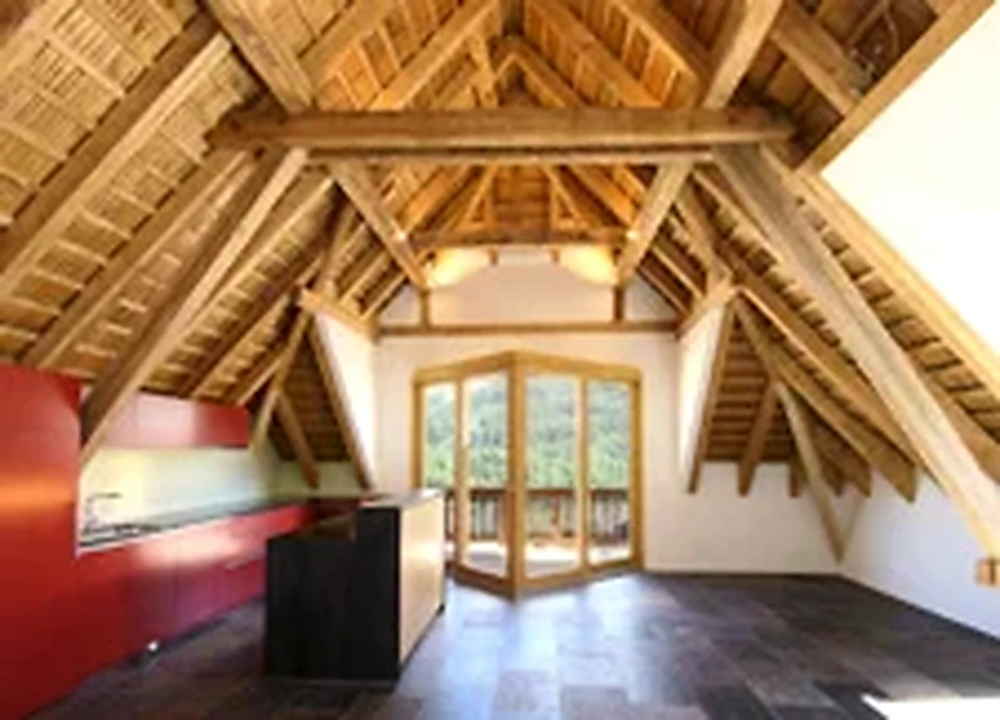 Holzwerk und Bauteile als Beispiel für werterhaltende Pflege